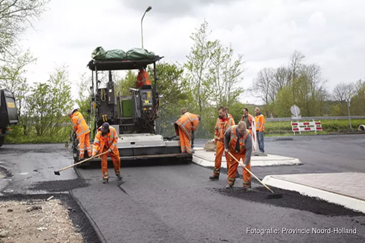 Nieuw asfalt op delen van Provincialeweg (N203) in Uitgeest en Krommenie