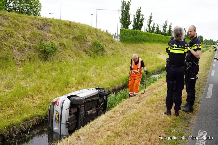 Te water geraakte automobilist aangehouden bij ongeval Uitgeest